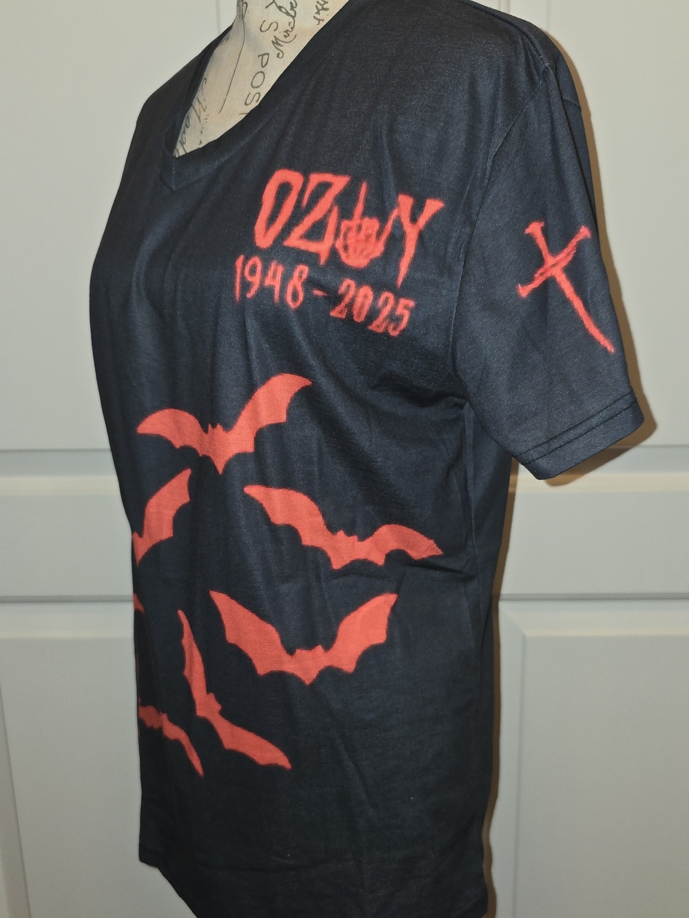 Ozzy Osbourne T-Shirt Black With Red Bats Small NWT